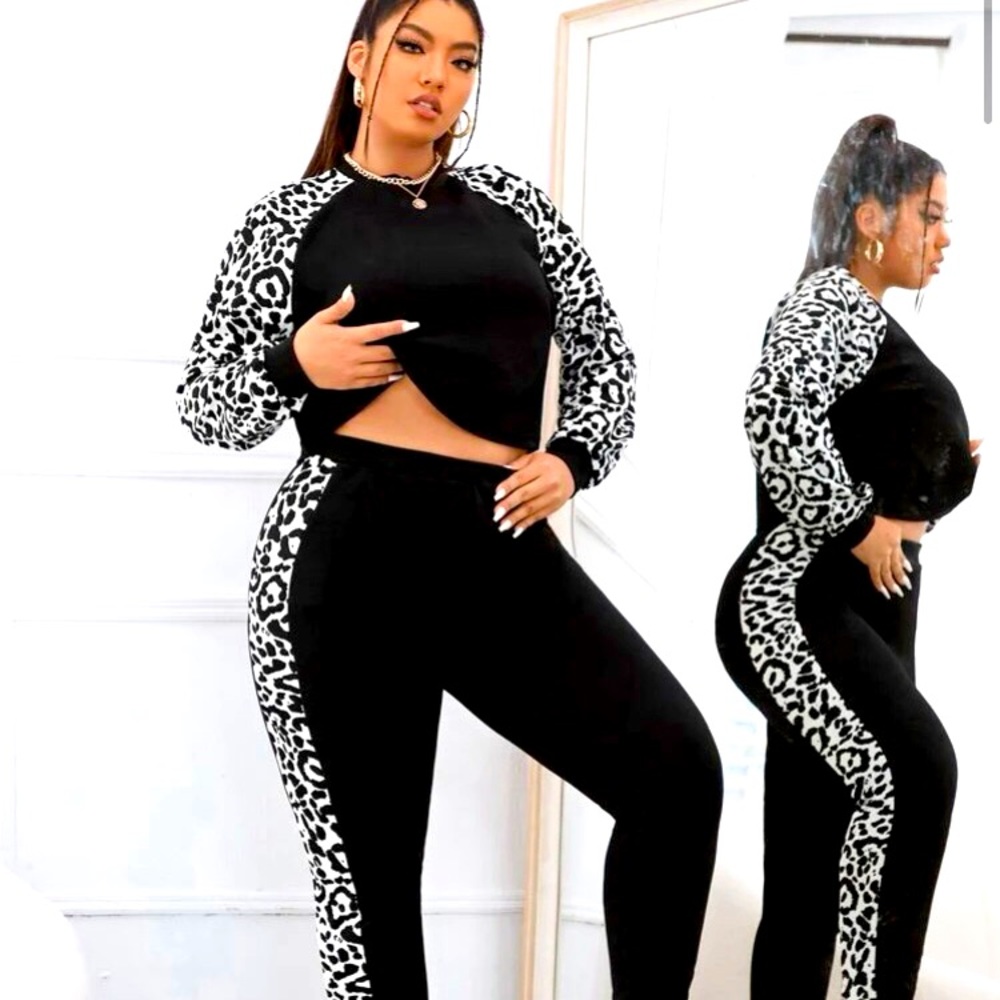 SHEIN Plus Leopard Raglan Sleeve Tee & Leggings Set